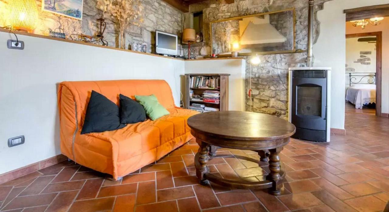 Villa Casa Mazzocchi Vista Su Poppi Exterior foto